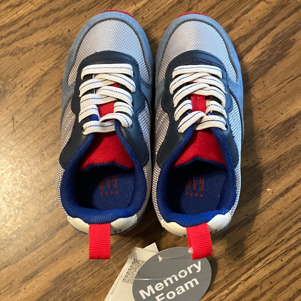 Baby Gap size 7 Memory foam sneakers NWT